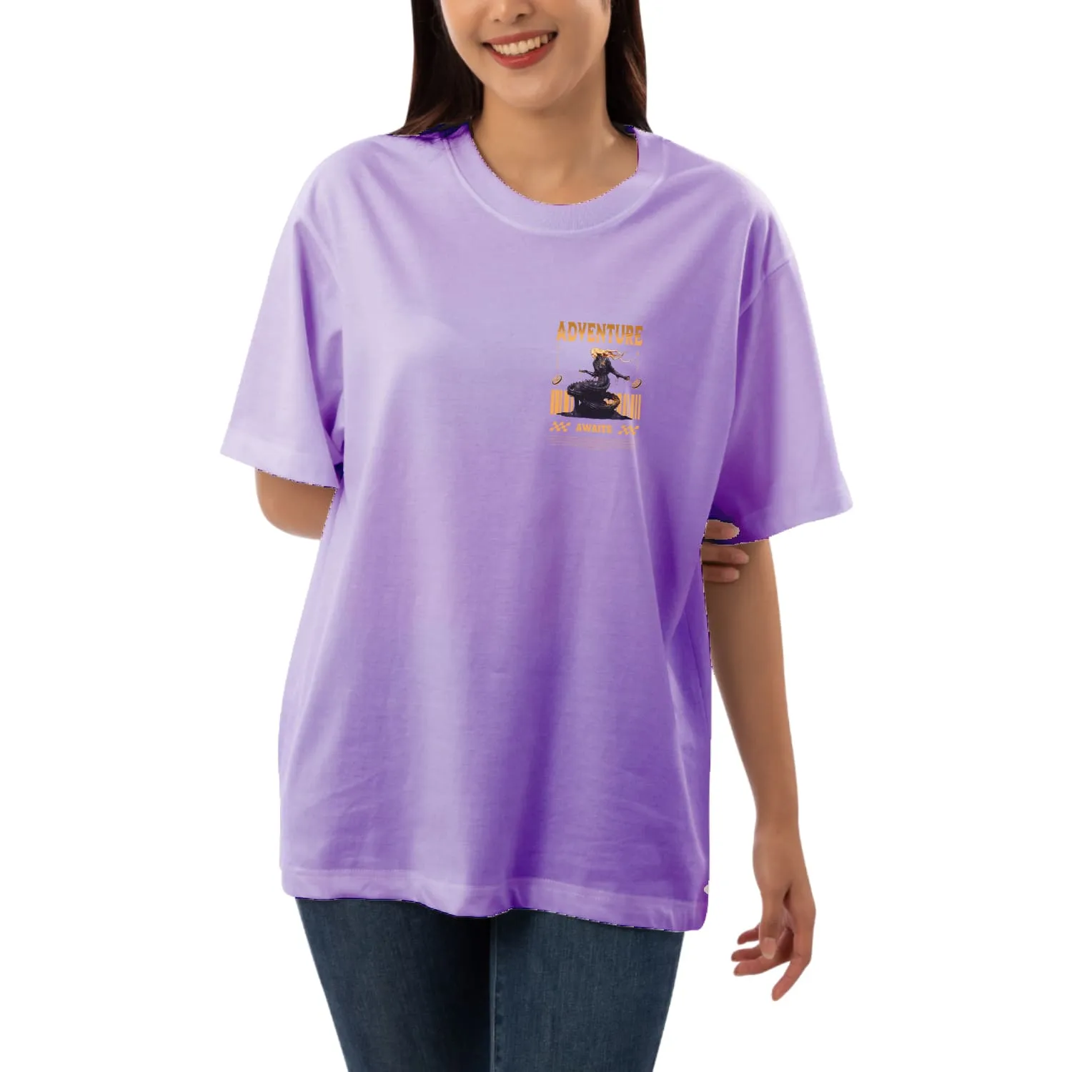Adventure awaits Womens Oversized T-shirt