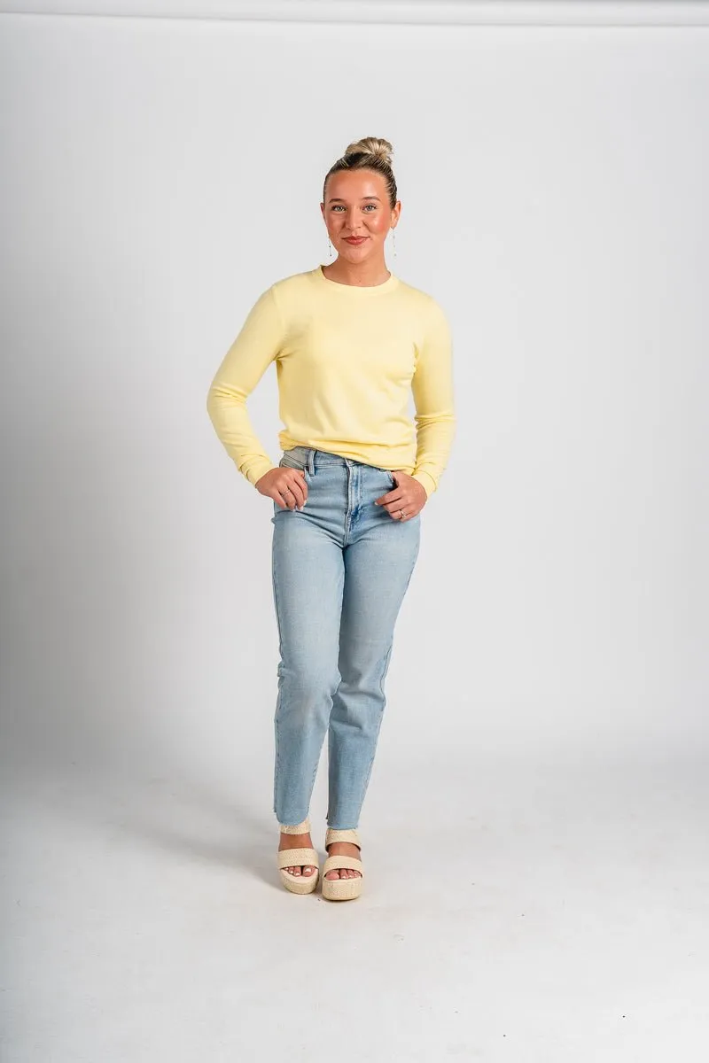 Classic sweater lemonade