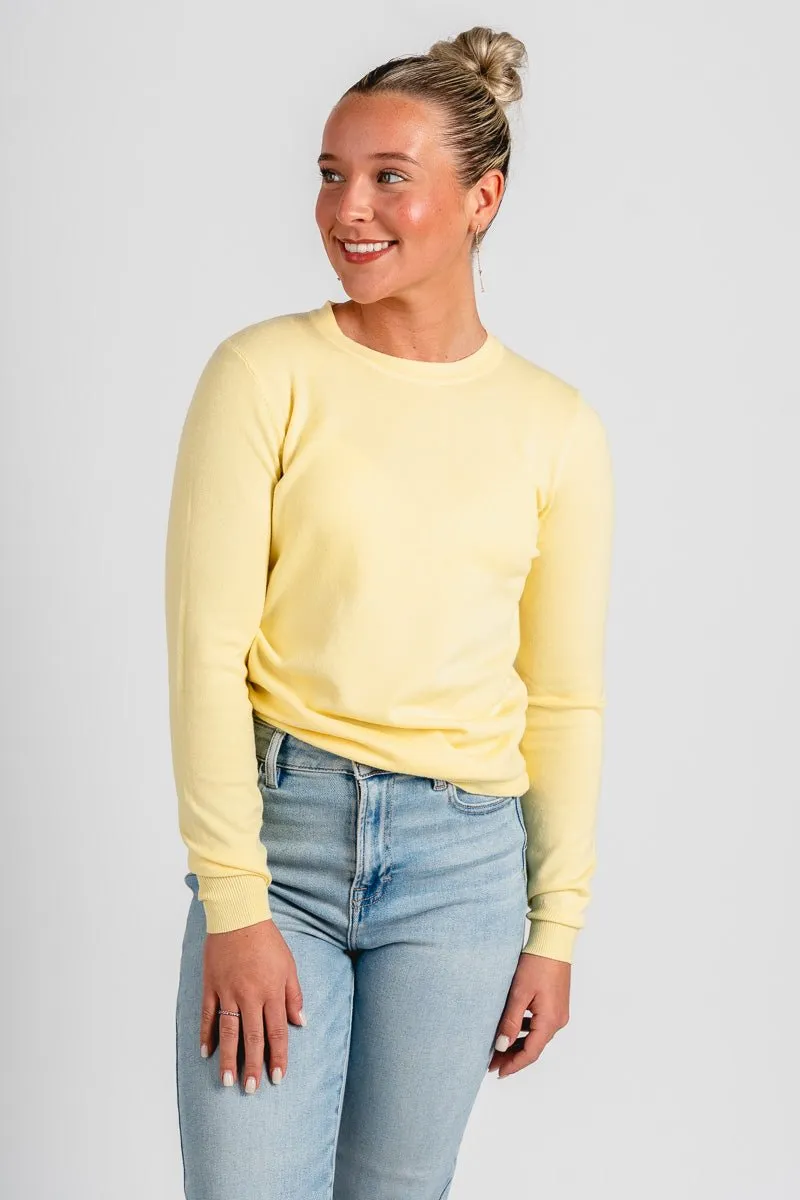 Classic sweater lemonade
