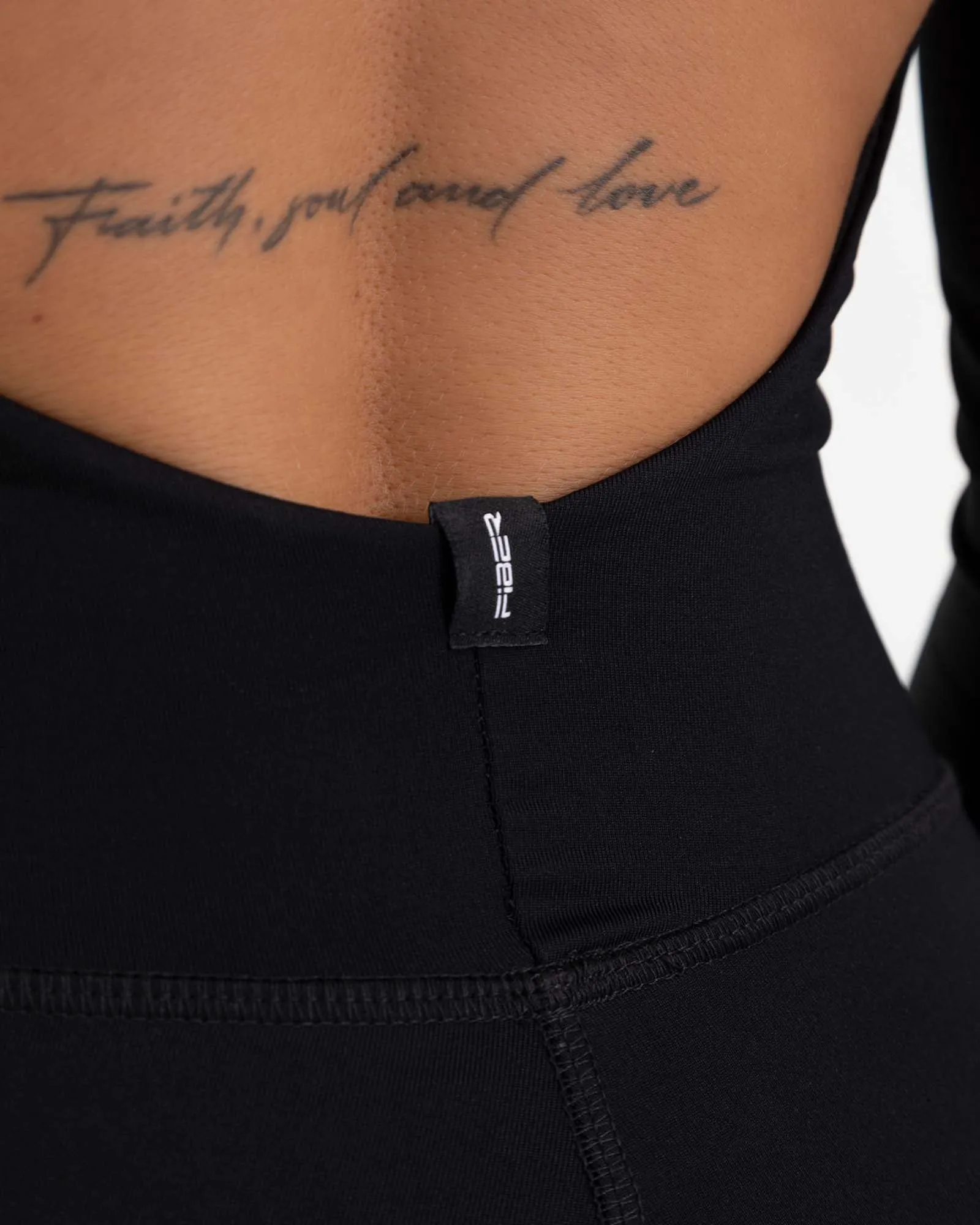Enterizo Airy largo negro FIBER