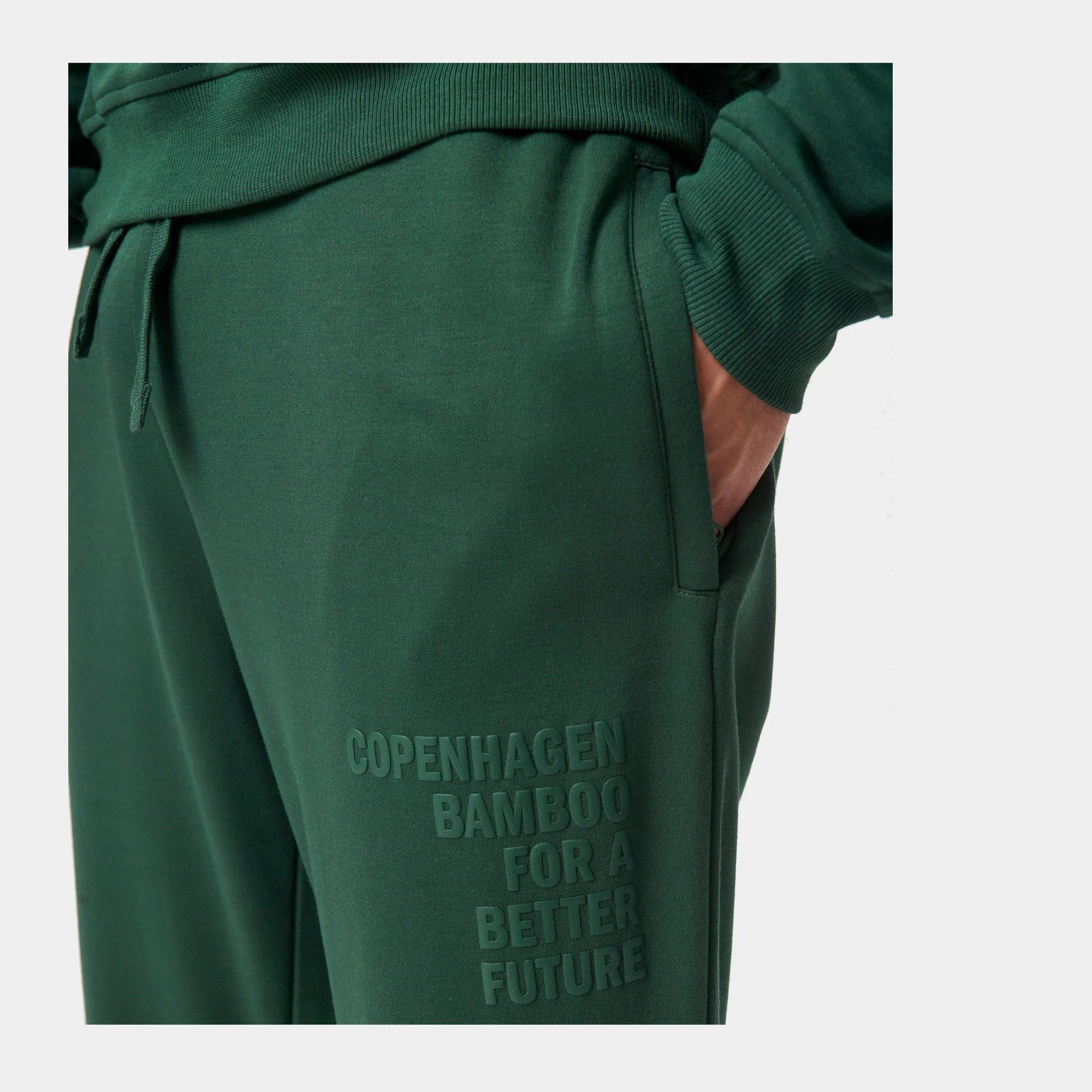 Grønt bambus joggingsæt med logo