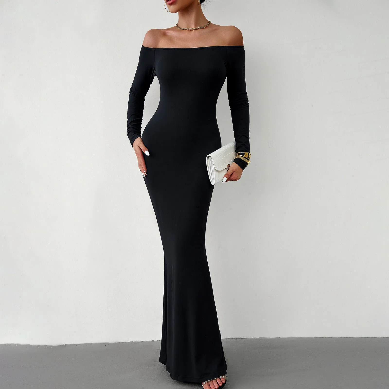 Sensually Elegant Form-Fitting One-Shoulder Dress