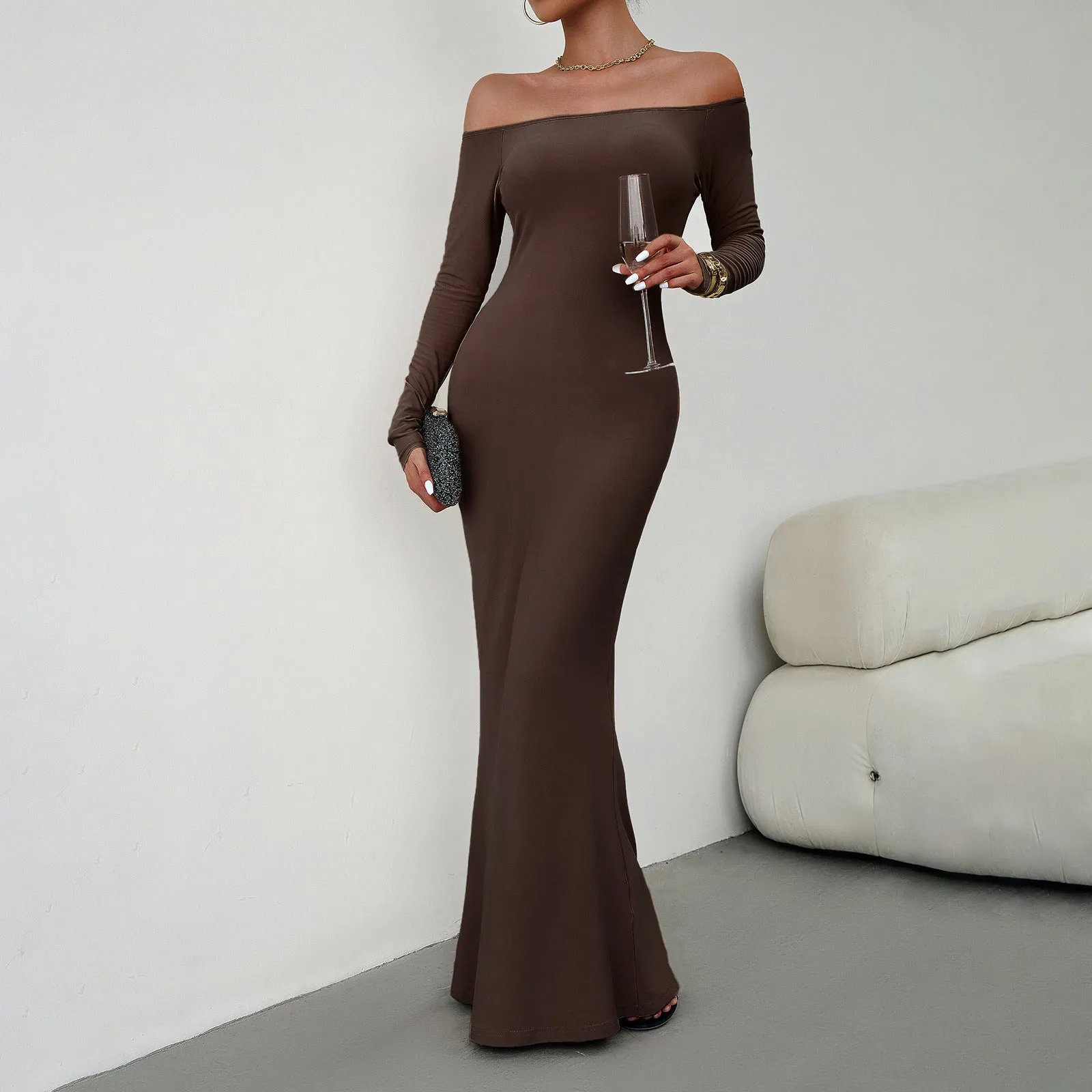 Sensually Elegant Form-Fitting One-Shoulder Dress